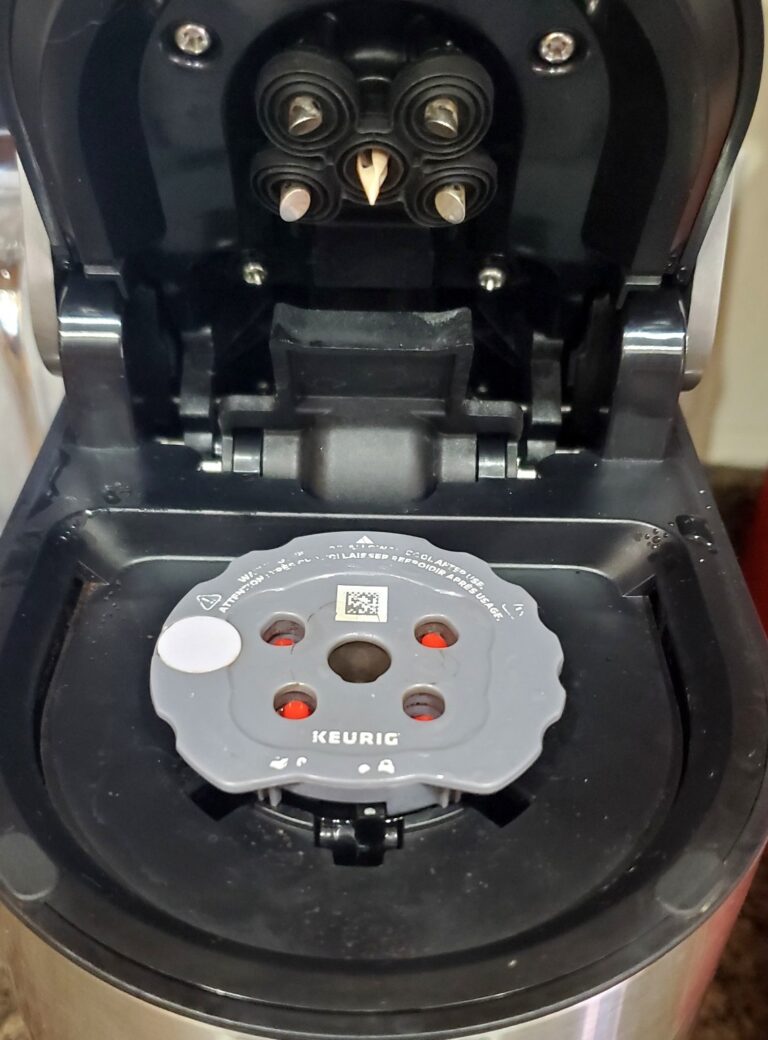 Why Is Keurig Flashing Lights? (Reasons And Solutions!)